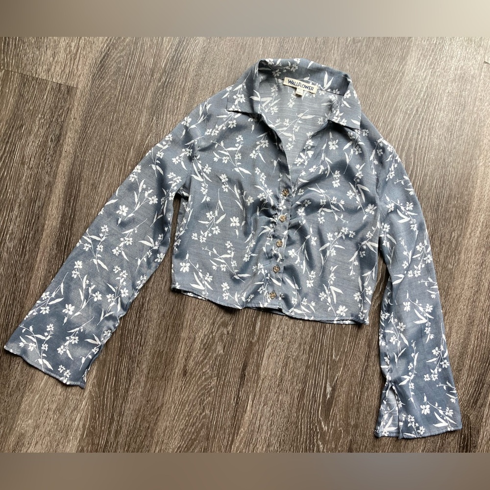 Wallflower Gray Floral Long Sleeve Button Front Top